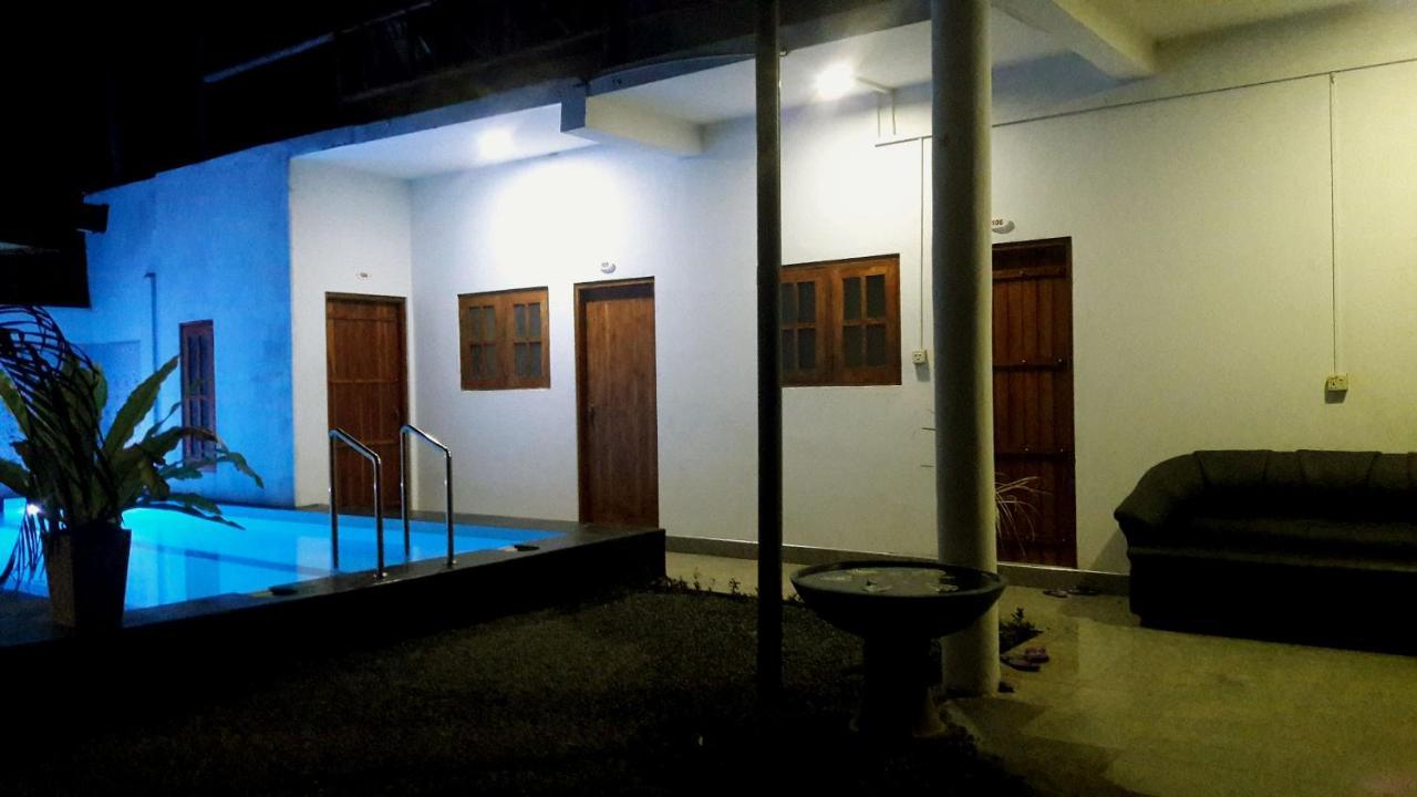 Big House Udawalawe Bed and Breakfast Buitenkant foto